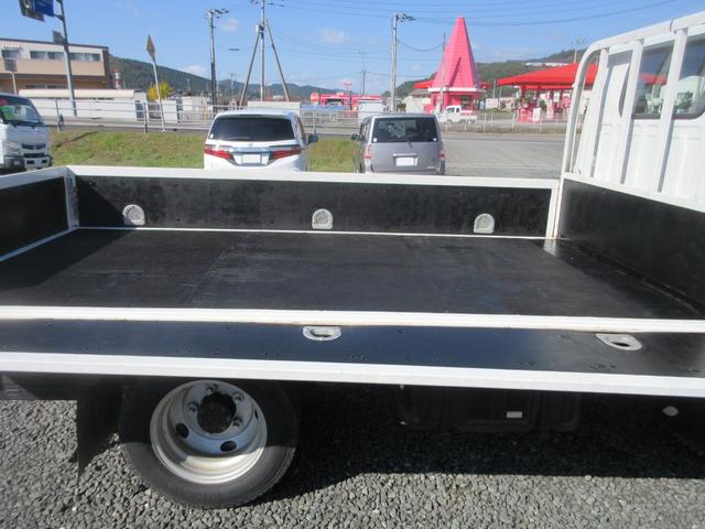 エルフトラック ベースグレード 2t平ボディ オートマ 車両総重量4575Kg 内外装仕上げ済み 全低床 Wタイヤ FMAMラジオ ETC付(10枚目)