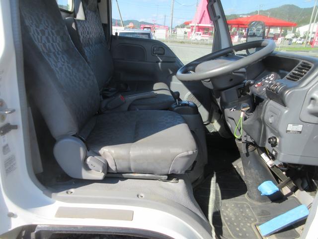 エルフトラック ベースグレード 2t平ボディ オートマ 車両総重量4575Kg 内外装仕上げ済み 全低床 Wタイヤ FMAMラジオ ETC付(17枚目)