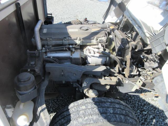 エルフトラック ベースグレード 2t平ボディ オートマ 車両総重量4575Kg 内外装仕上げ済み 全低床 Wタイヤ FMAMラジオ ETC付(28枚目)