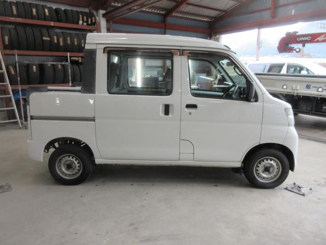 ハイゼットカーゴ デッキバン　オートマ　両側スラドア　エアコン　パワステ　運転席・助手席エアバック　ＦＭ／ＡＭラジオ（4枚目）