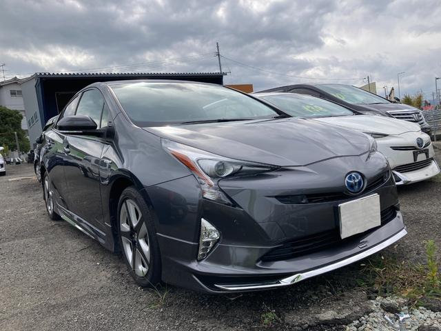 プリウス Ａプレミアム　ツーリングセレクション　ＬＥＤランプ　シートヒーター　純正ナビＴＶＢｌｕｅｔｏｏｔｈ　モデリスタエアロ　ブラインドスポットモニター　バックカメラ（4枚目）