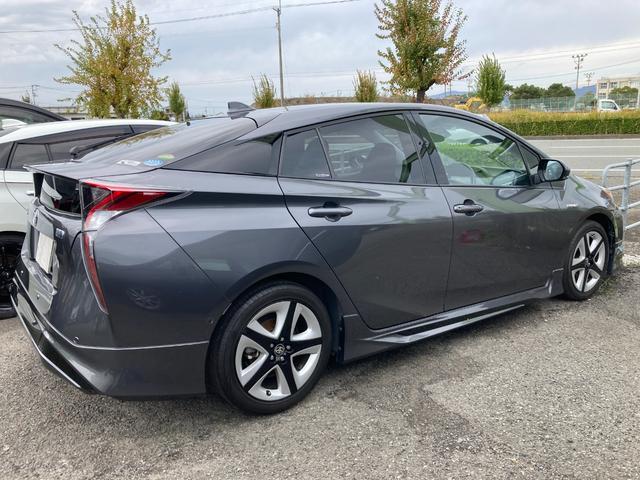 プリウス Ａプレミアム　ツーリングセレクション　ＬＥＤランプ　シートヒーター　純正ナビＴＶＢｌｕｅｔｏｏｔｈ　モデリスタエアロ　ブラインドスポットモニター　バックカメラ（5枚目）