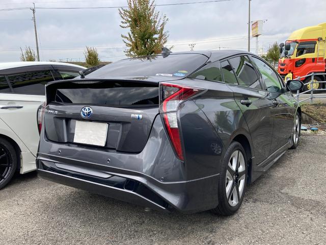 プリウス Ａプレミアム　ツーリングセレクション　ＬＥＤランプ　シートヒーター　純正ナビＴＶＢｌｕｅｔｏｏｔｈ　モデリスタエアロ　ブラインドスポットモニター　バックカメラ（6枚目）