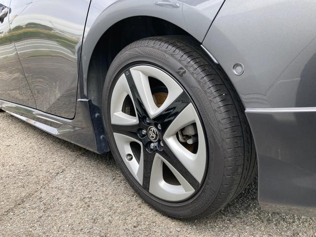 プリウス Ａプレミアム　ツーリングセレクション　ＬＥＤランプ　シートヒーター　純正ナビＴＶＢｌｕｅｔｏｏｔｈ　モデリスタエアロ　ブラインドスポットモニター　バックカメラ（11枚目）