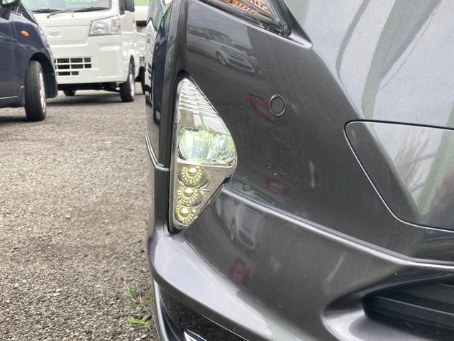 プリウス Ａプレミアム　ツーリングセレクション　ＬＥＤランプ　シートヒーター　純正ナビＴＶＢｌｕｅｔｏｏｔｈ　モデリスタエアロ　ブラインドスポットモニター　バックカメラ（14枚目）