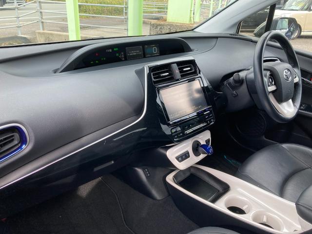 プリウス Ａプレミアム　ツーリングセレクション　ＬＥＤランプ　シートヒーター　純正ナビＴＶＢｌｕｅｔｏｏｔｈ　モデリスタエアロ　ブラインドスポットモニター　バックカメラ（25枚目）