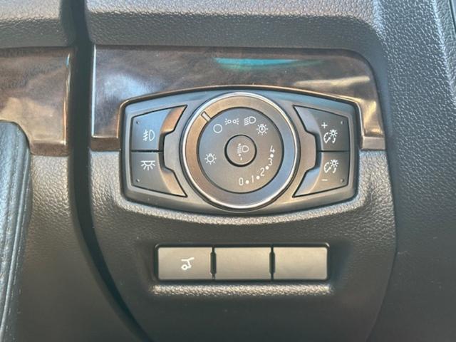 エクスプローラー リミテッド 4WD サンルーフ バック.サイド.フロントカメラ 社外アルミホイール HIDヘッドライト パワーバックドア CD/DVD Bluetooth ETC クルーズコントロール シートヒーター ドラレコ(66枚目)