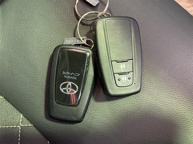 Ｃ－ＨＲ Ｇ　モード　ネロ　セーフティプラスＩＩＩ　フルセグ　ミュージックプレイヤー接続可　バックカメラ　衝突被害軽減システム　ＥＴＣ　ドラレコ　ＬＥＤヘッドランプ　ワンオーナー　記録簿（10枚目）