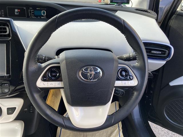 プリウス Ａツーリングセレクション　４ＷＤ　フルセグ　メモリーナビ　ＤＶＤ再生　バックカメラ　衝突被害軽減システム　ＥＴＣ　ドラレコ　ＬＥＤヘッドランプ　フルエアロ　記録簿（9枚目）