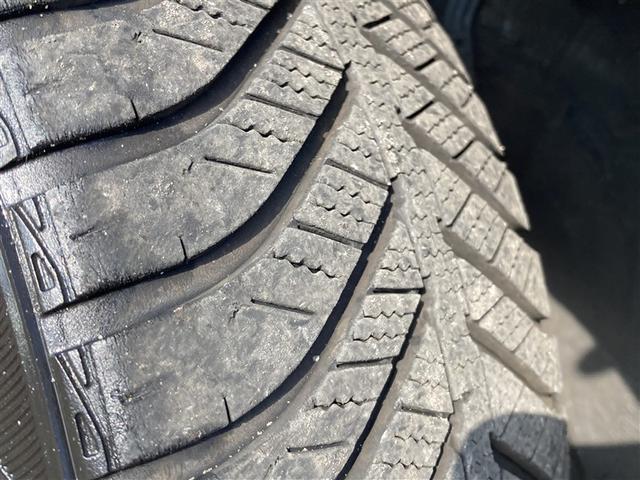 プリウス Ａツーリングセレクション　４ＷＤ　フルセグ　メモリーナビ　ＤＶＤ再生　バックカメラ　衝突被害軽減システム　ＥＴＣ　ドラレコ　ＬＥＤヘッドランプ　フルエアロ　記録簿（26枚目）