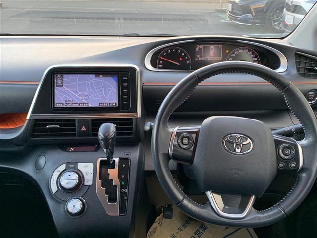 シエンタ Ｇ　フルセグ　メモリーナビ　ＤＶＤ再生　バックカメラ　衝突被害軽減システム　ＥＴＣ　ドラレコ　両側電動スライド　ウオークスルー　乗車定員７人　３列シート　ワンオーナー　記録簿（4枚目）