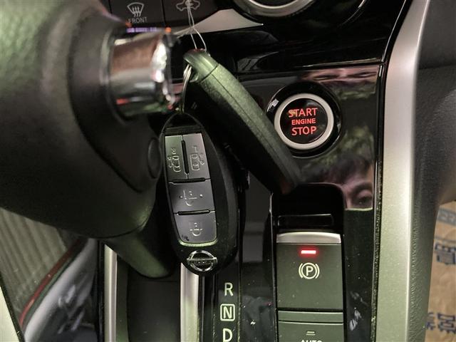 セレナ ハイウェイスター　ＶセレクションＩＩ　フルセグ　メモリーナビ　ＤＶＤ再生　後席モニター　バックカメラ　衝突被害軽減システム　ＥＴＣ　ドラレコ　両側電動スライド　ＬＥＤヘッドランプ　ウオークスルー　乗車定員８人　３列シート　ワンオーナー（16枚目）