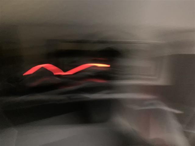 セレナ ハイウェイスター　ＶセレクションＩＩ　フルセグ　メモリーナビ　ＤＶＤ再生　後席モニター　バックカメラ　衝突被害軽減システム　ＥＴＣ　ドラレコ　両側電動スライド　ＬＥＤヘッドランプ　ウオークスルー　乗車定員８人　３列シート　ワンオーナー（17枚目）