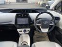 プリウス Ａツーリングセレクション　４ＷＤ　フルセグ　メモリーナビ　ＤＶＤ再生　バックカメラ　衝突被害軽減システム　ＥＴＣ　ドラレコ　ＬＥＤヘッドランプ　フルエアロ　記録簿（4枚目）