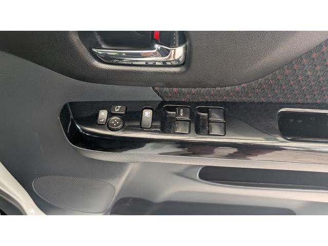 スペーシアカスタム ＸＳ　ＥＴＣ　両側電動スライドドア　ナビ　オートライト　ＨＩＤ　スマートキー　アイドリングストップ　電動格納ミラー　シートヒーター　ベンチシート　ＣＶＴ　盗難防止システム　ＡＢＳ　ＣＤ　ＵＳＢ（7枚目）