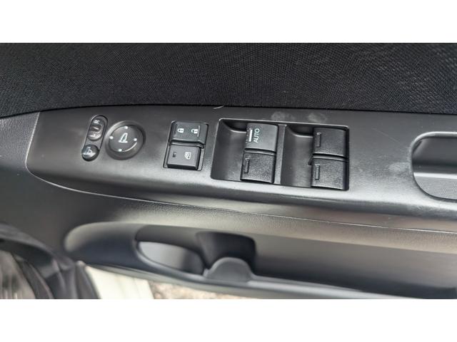 Ｎ－ＢＯＸカスタム Ｇ　ＳＳパッケージ　バックカメラ　両側電動スライドドア　ナビ　衝突被害軽減システム　オートライト　ＨＩＤ　スマートキー　アイドリングストップ　電動格納ミラー　ベンチシート　ＣＶＴ　盗難防止システム　ＡＢＳ　ＥＳＣ（8枚目）