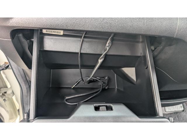 Ｎ－ＢＯＸカスタム Ｇ　ＳＳパッケージ　バックカメラ　両側電動スライドドア　ナビ　衝突被害軽減システム　オートライト　ＨＩＤ　スマートキー　アイドリングストップ　電動格納ミラー　ベンチシート　ＣＶＴ　盗難防止システム　ＡＢＳ　ＥＳＣ（49枚目）