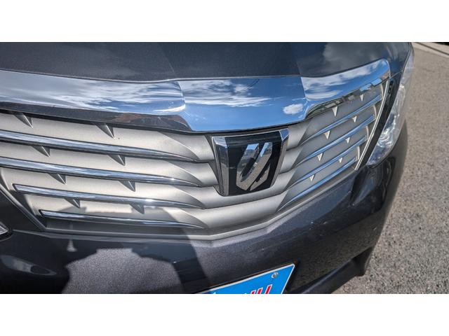 アルファード ２４０Ｓ　プライムセレクションＩＩ　ＥＴＣ　バックカメラ　クリアランスソナー　両側電動スライドドア　オートライト　ＨＩＤ　電動リアゲート　スマートキー　電動格納ミラー　後席モニター　３列シート　フルフラット　オットマン　ＣＶＴ（24枚目）