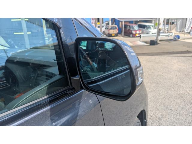 アルファード ２４０Ｓ　プライムセレクションＩＩ　ＥＴＣ　バックカメラ　クリアランスソナー　両側電動スライドドア　オートライト　ＨＩＤ　電動リアゲート　スマートキー　電動格納ミラー　後席モニター　３列シート　フルフラット　オットマン　ＣＶＴ（27枚目）