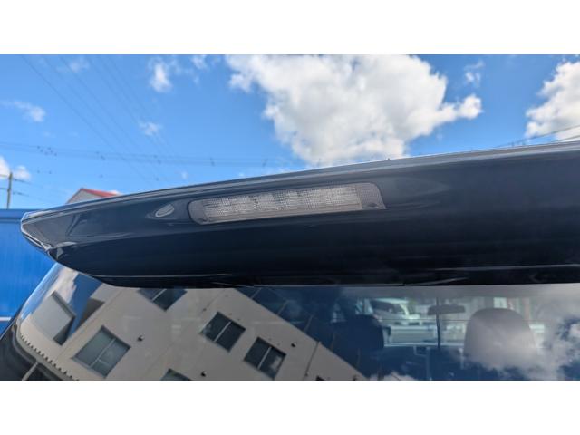 アルファード ２４０Ｓ　プライムセレクションＩＩ　ＥＴＣ　バックカメラ　クリアランスソナー　両側電動スライドドア　オートライト　ＨＩＤ　電動リアゲート　スマートキー　電動格納ミラー　後席モニター　３列シート　フルフラット　オットマン　ＣＶＴ（28枚目）