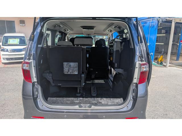 アルファード ２４０Ｓ　プライムセレクションＩＩ　ＥＴＣ　バックカメラ　クリアランスソナー　両側電動スライドドア　オートライト　ＨＩＤ　電動リアゲート　スマートキー　電動格納ミラー　後席モニター　３列シート　フルフラット　オットマン　ＣＶＴ（36枚目）