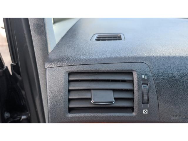 アルファード ２４０Ｓ　プライムセレクションＩＩ　ＥＴＣ　バックカメラ　クリアランスソナー　両側電動スライドドア　オートライト　ＨＩＤ　電動リアゲート　スマートキー　電動格納ミラー　後席モニター　３列シート　フルフラット　オットマン　ＣＶＴ（49枚目）