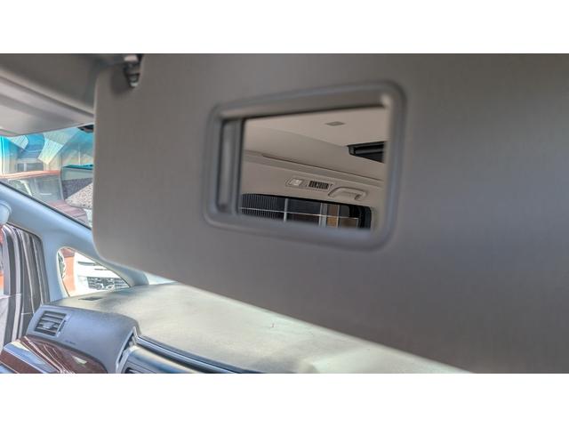 アルファード ２４０Ｓ　プライムセレクションＩＩ　ＥＴＣ　バックカメラ　クリアランスソナー　両側電動スライドドア　オートライト　ＨＩＤ　電動リアゲート　スマートキー　電動格納ミラー　後席モニター　３列シート　フルフラット　オットマン　ＣＶＴ（50枚目）