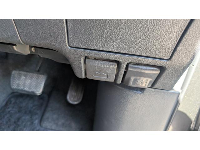 アルファード ２４０Ｓ　プライムセレクションＩＩ　ＥＴＣ　バックカメラ　クリアランスソナー　両側電動スライドドア　オートライト　ＨＩＤ　電動リアゲート　スマートキー　電動格納ミラー　後席モニター　３列シート　フルフラット　オットマン　ＣＶＴ（56枚目）