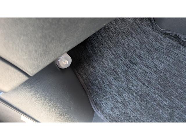 アルファード ２４０Ｓ　プライムセレクションＩＩ　ＥＴＣ　バックカメラ　クリアランスソナー　両側電動スライドドア　オートライト　ＨＩＤ　電動リアゲート　スマートキー　電動格納ミラー　後席モニター　３列シート　フルフラット　オットマン　ＣＶＴ（65枚目）