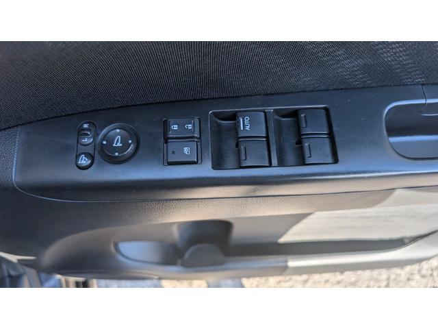 Ｎ－ＢＯＸカスタム Ｇ　ＳＳパッケージ　バックカメラ　両側電動スライドドア　ナビ　衝突被害軽減システム　オートライト　ＨＩＤ　スマートキー　アイドリングストップ　電動格納ミラー　ベンチシート　ＣＶＴ　盗難防止システム　ＡＢＳ　ＥＳＣ（10枚目）