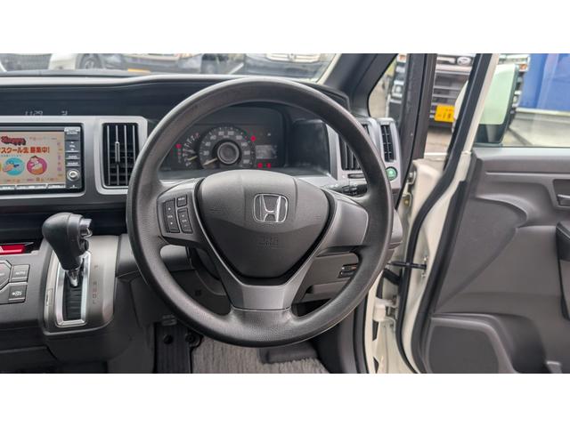 ステップワゴン Ｇ　Ｌパッケージ　ＥＴＣ　バックカメラ　ナビ　両側電動スライドドア　スマートキー　電動格納ミラー　３列シート　ウォークスルー　ＣＶＴ　アルミホイール　ＣＤ　盗難防止システム　衝突安全ボディ　ＡＢＳ　エアコン（3枚目）