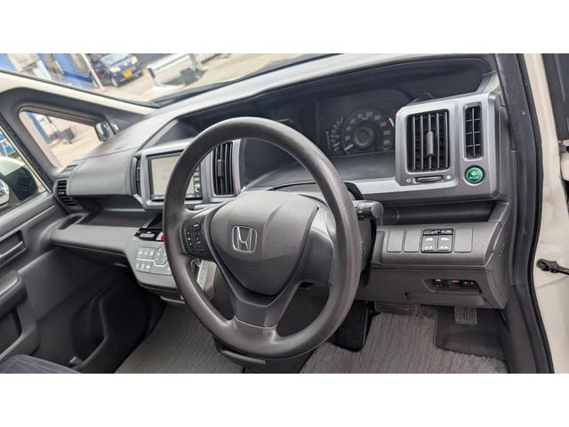 ステップワゴン Ｇ　Ｌパッケージ　ＥＴＣ　バックカメラ　ナビ　両側電動スライドドア　スマートキー　電動格納ミラー　３列シート　ウォークスルー　ＣＶＴ　アルミホイール　ＣＤ　盗難防止システム　衝突安全ボディ　ＡＢＳ　エアコン（25枚目）