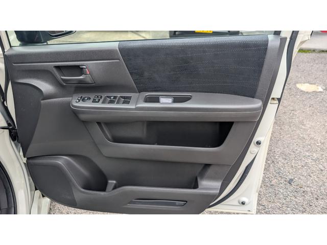 ステップワゴン Ｇ　Ｌパッケージ　ＥＴＣ　バックカメラ　ナビ　両側電動スライドドア　スマートキー　電動格納ミラー　３列シート　ウォークスルー　ＣＶＴ　アルミホイール　ＣＤ　盗難防止システム　衝突安全ボディ　ＡＢＳ　エアコン（53枚目）