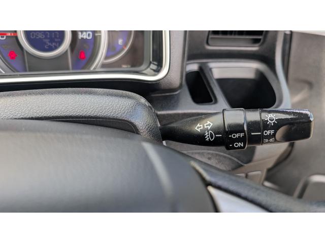 ライフ ディーバ　バックカメラ　ＨＩＤ　スマートキー　電動格納ミラー　ベンチシート　ＡＴ　ＡＢＳ　ＣＤ　ミュージックプレイヤー接続可　アルミホイール　衝突安全ボディ　エアコン　パワーステアリング　パワーウィンドウ（9枚目）