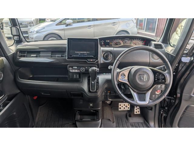 Ｎ－ＢＯＸカスタム Ｇ・Ｌターボホンダセンシング　ＥＴＣ　バックカメラ　両側電動スライドドア　ナビ　オートクルーズコントロール　レーンアシスト　衝突被害軽減システム　オートライト　ＬＥＤヘッドランプ　スマートキー　アイドリングストップ（2枚目）