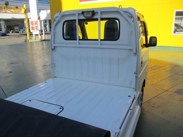 アクティトラック アタック 4WD 5速MT+ウルトラロ-・ウルトラリバ-ス リヤデフロック 荷台ランプ エアコン パワステ エアバック(運転席) AM/FMラジオ(時計)(12枚目)