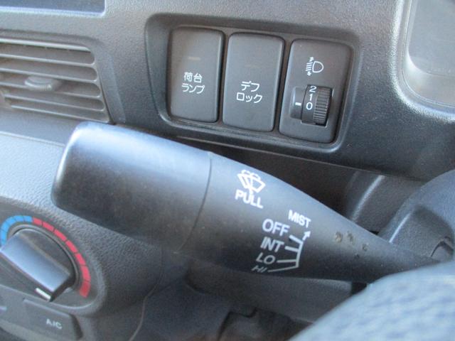 アクティトラック アタック 4WD 5速MT+ウルトラロ-・ウルトラリバ-ス リヤデフロック 荷台ランプ エアコン パワステ エアバック(運転席) AM/FMラジオ(時計)(25枚目)