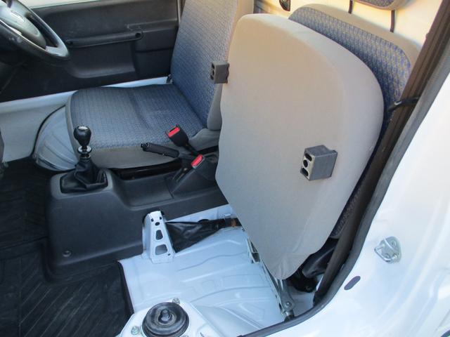 アクティトラック アタック 4WD 5速MT+ウルトラロ-・ウルトラリバ-ス リヤデフロック 荷台ランプ エアコン パワステ エアバック(運転席) AM/FMラジオ(時計)(33枚目)