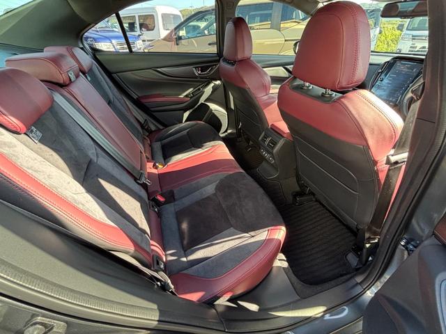 ＷＲＸ Ｓ４ ＳＴＩスポーツＲ　ＥＸ　純正１１．６インチナビ　フルセグ　フロント・サイド・バックカメラ　ＥＴＣ　レカロシート　ＳＴＩエアロパッケージ　クルーズコントロール　衝突軽減ブレーキ　スマートキー（16枚目）