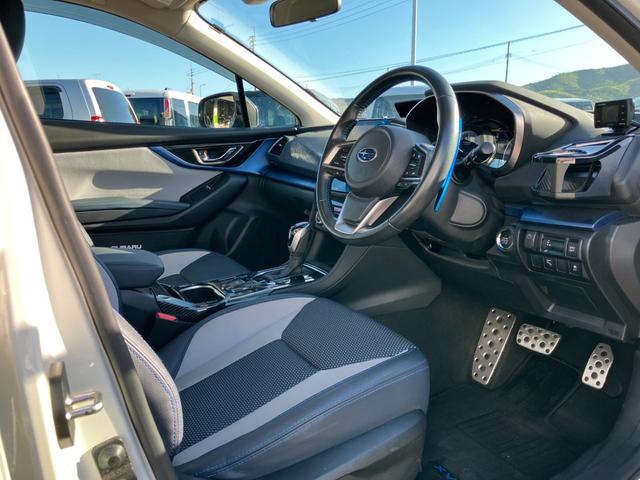 ＸＶ アドバンス　純正ナビ　フルセグ　バックカメラ　ルーフレール　ユピテルレーダー　ＥＴＣ２．０　ブラインドスポットモニター　スマートキー（18枚目）