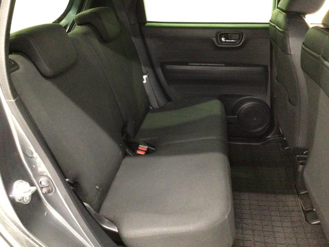 【後席】後席のお足元もとっても広いですよ！♪後席シートも乗り心地ＯＫ！ゆったり乗れます♪