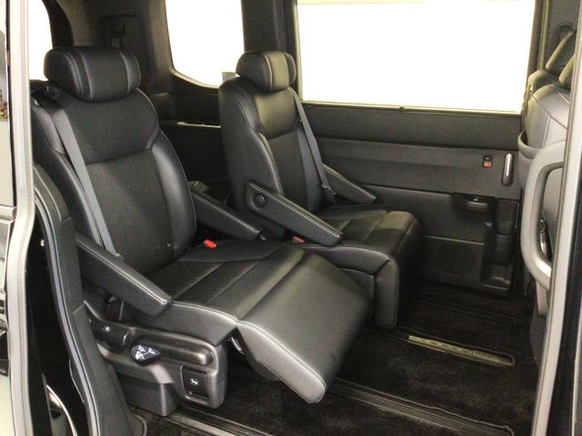 ステップワゴン ｅ：ＨＥＶスパーダ　デモカーＵＰ・ＬＥＤ・フルセグ・純正ＡＷ・ホンダＣＯＮＮＥＣＴ・ＥＴＣ（14枚目）