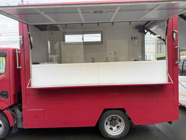 アトラストラック 　キッチンカー　トラック　ＡＴ　ホシザキ冷蔵庫　シンク３層　鉄板焼き　換気扇（3枚目）