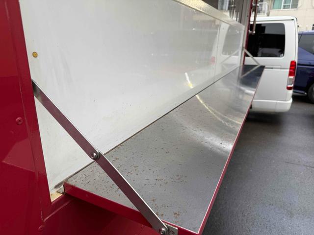 アトラストラック 　キッチンカー　トラック　ＡＴ　ホシザキ冷蔵庫　シンク３層　鉄板焼き　換気扇（4枚目）
