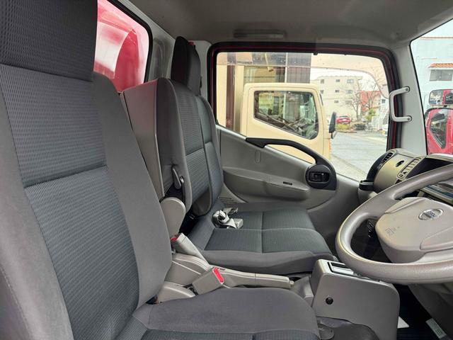 アトラストラック 　キッチンカー　トラック　ＡＴ　ホシザキ冷蔵庫　シンク３層　鉄板焼き　換気扇（19枚目）