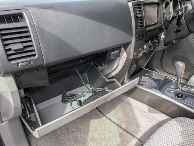 ハイラックスサーフ ＳＳＲ－Ｘリミテッド　後期モデル　ダッシュボードＧＯＯＤコンディション　エアコン　パワステ　パワーウインド　ルーフレール　ＩＮＮＯキャリアバー（25枚目）