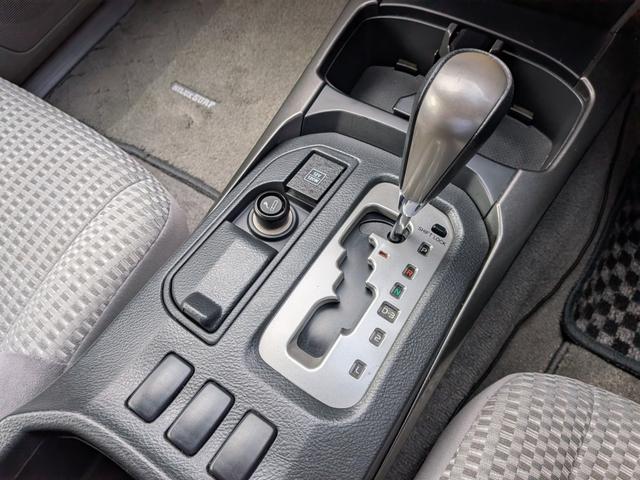 ハイラックスサーフ ＳＳＲ－Ｘリミテッド　後期モデル　ダッシュボードＧＯＯＤコンディション　エアコン　パワステ　パワーウインド　ルーフレール　ＩＮＮＯキャリアバー（73枚目）