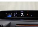 とっても見やすいメーターです。夜間時はラグジュアリーな気分にさせてくれる照明が魅力ですので、夜のドライブも楽しみになりますよ♪