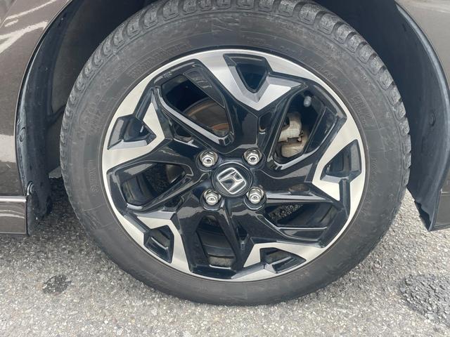 車を仕入れると同時に室内クリーニングの実施を行います。ドアノブのひっかきキズ・シートの汚れ・使用感を出来るだけなくしていき、キレイな状態でお渡しします。