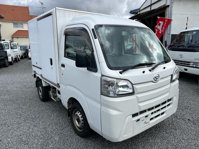 ＦＲＰ　中温冷凍車　両側スライドドア(5枚目)